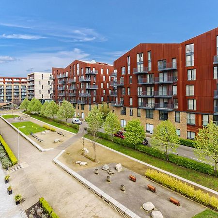 Stylish Surrey Quays Apartment - 10 Mins From Station Лондон Экстерьер фото